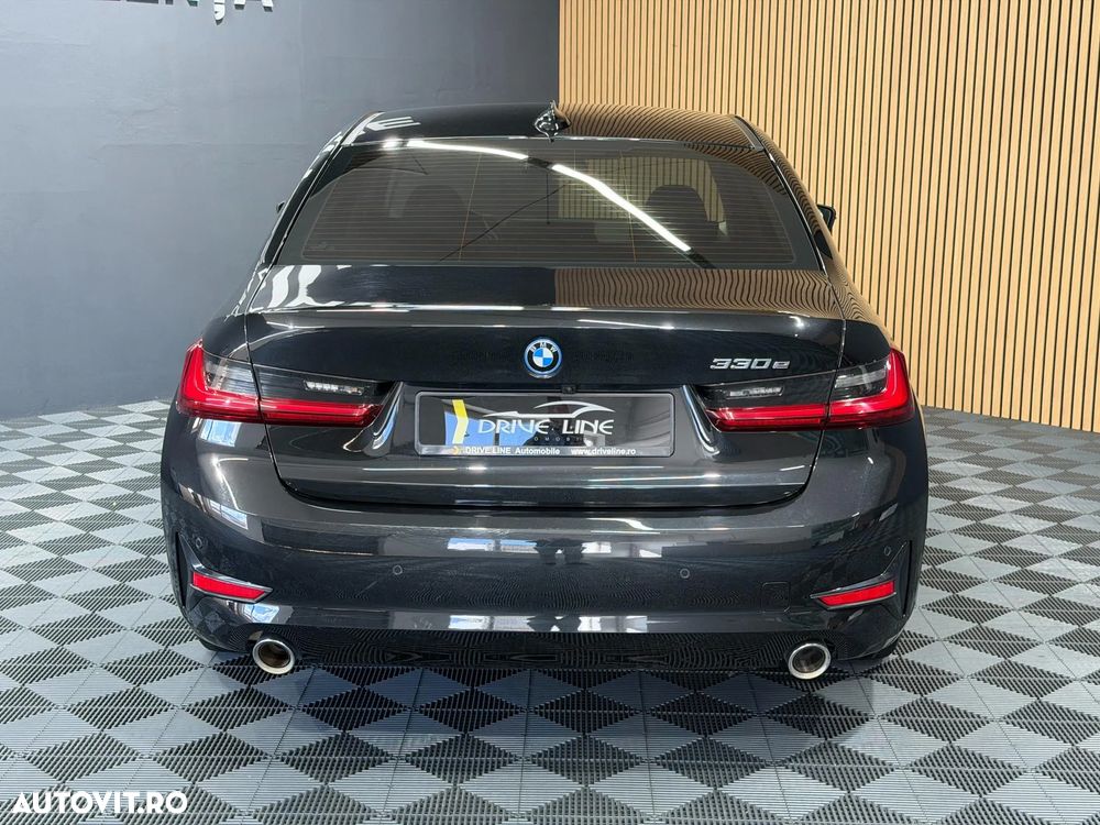BMW 3 Series 2022 photo 5