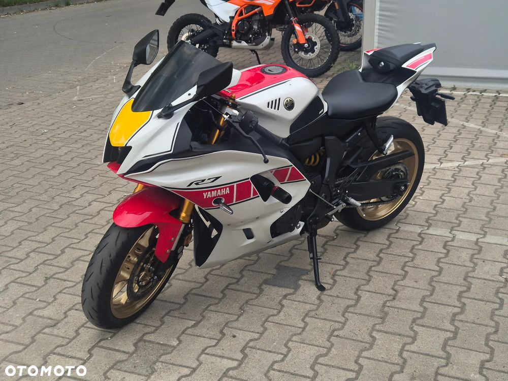Yamaha R7 - 7