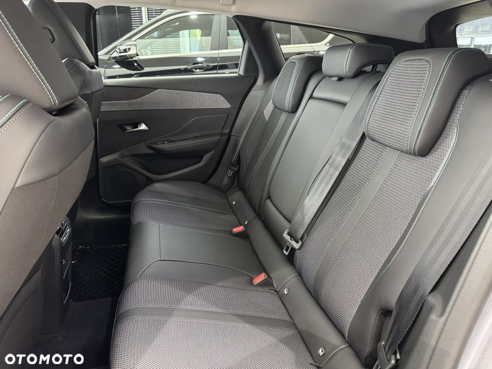 Peugeot 308 1.6 Hybrid PHEV Allure Pack EAT8 - 13