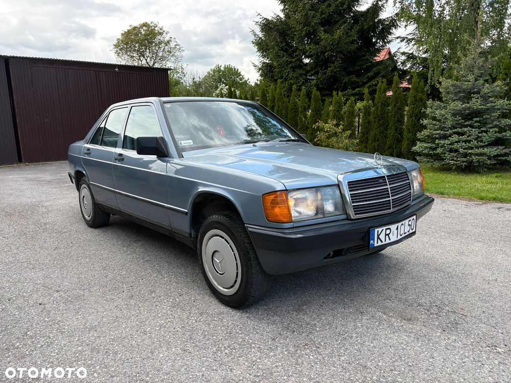 Mercedes-Benz W201 (190) - 2