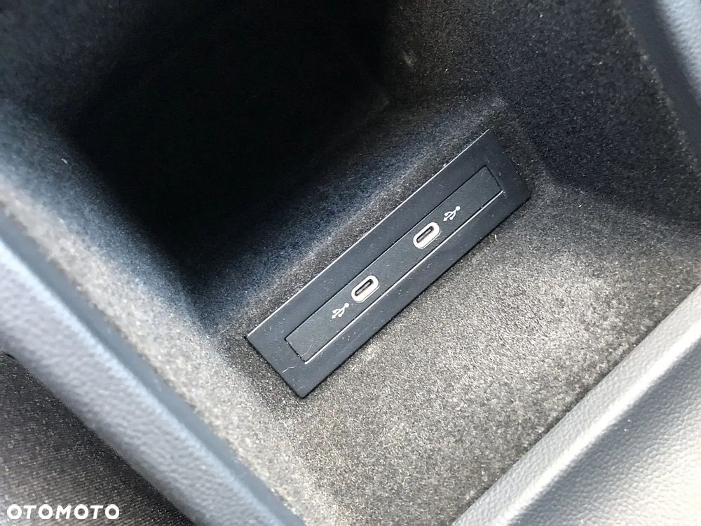 Volkswagen Passat 2.0 TDI EVO Business DSG - 29