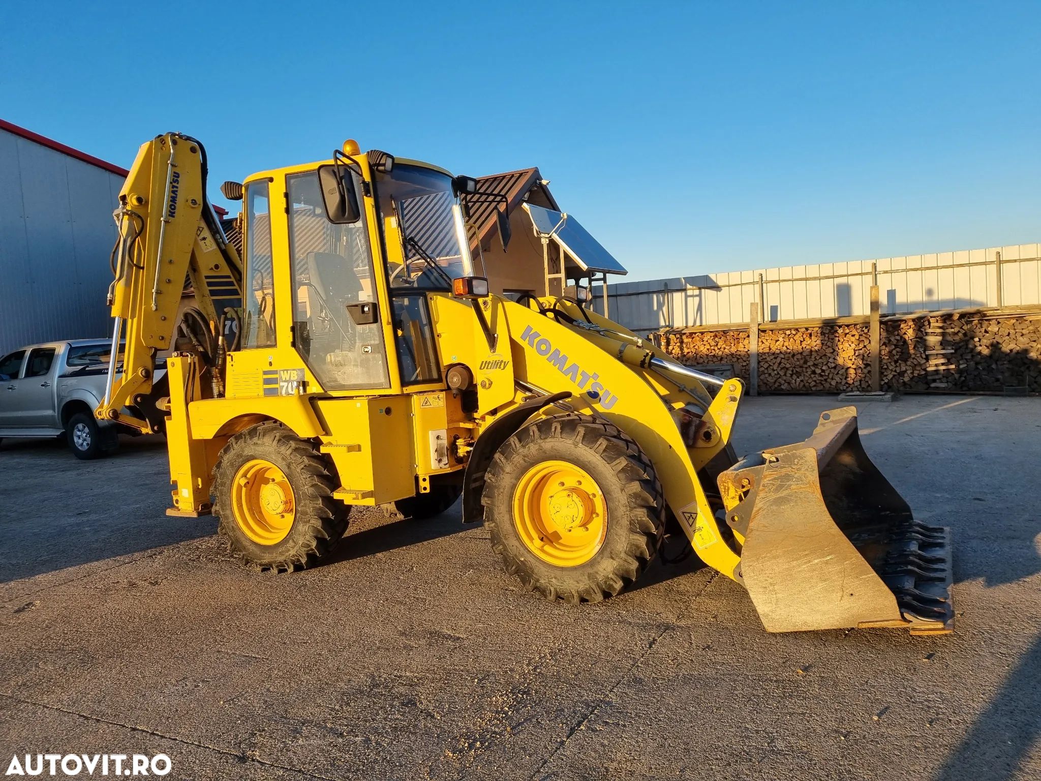 Komatsu WB70 A2 - 1