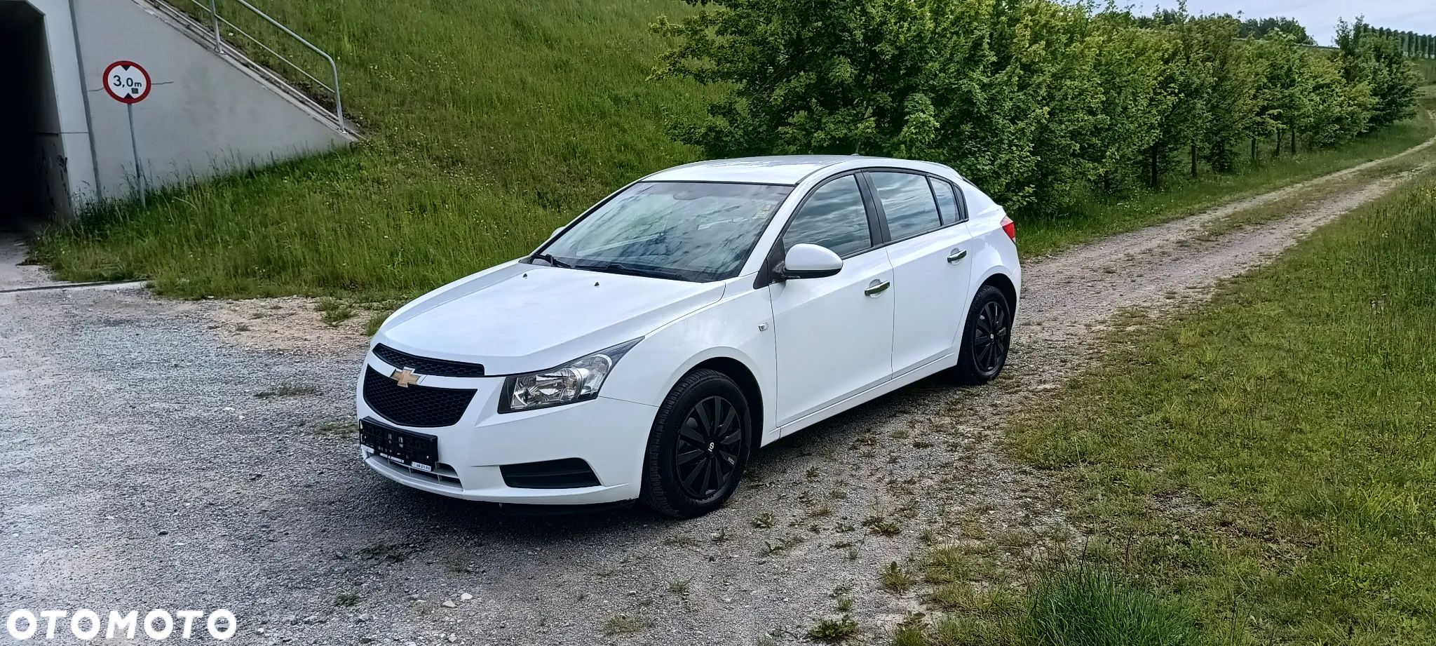 Chevrolet Cruze 1.6 LS+ - 1