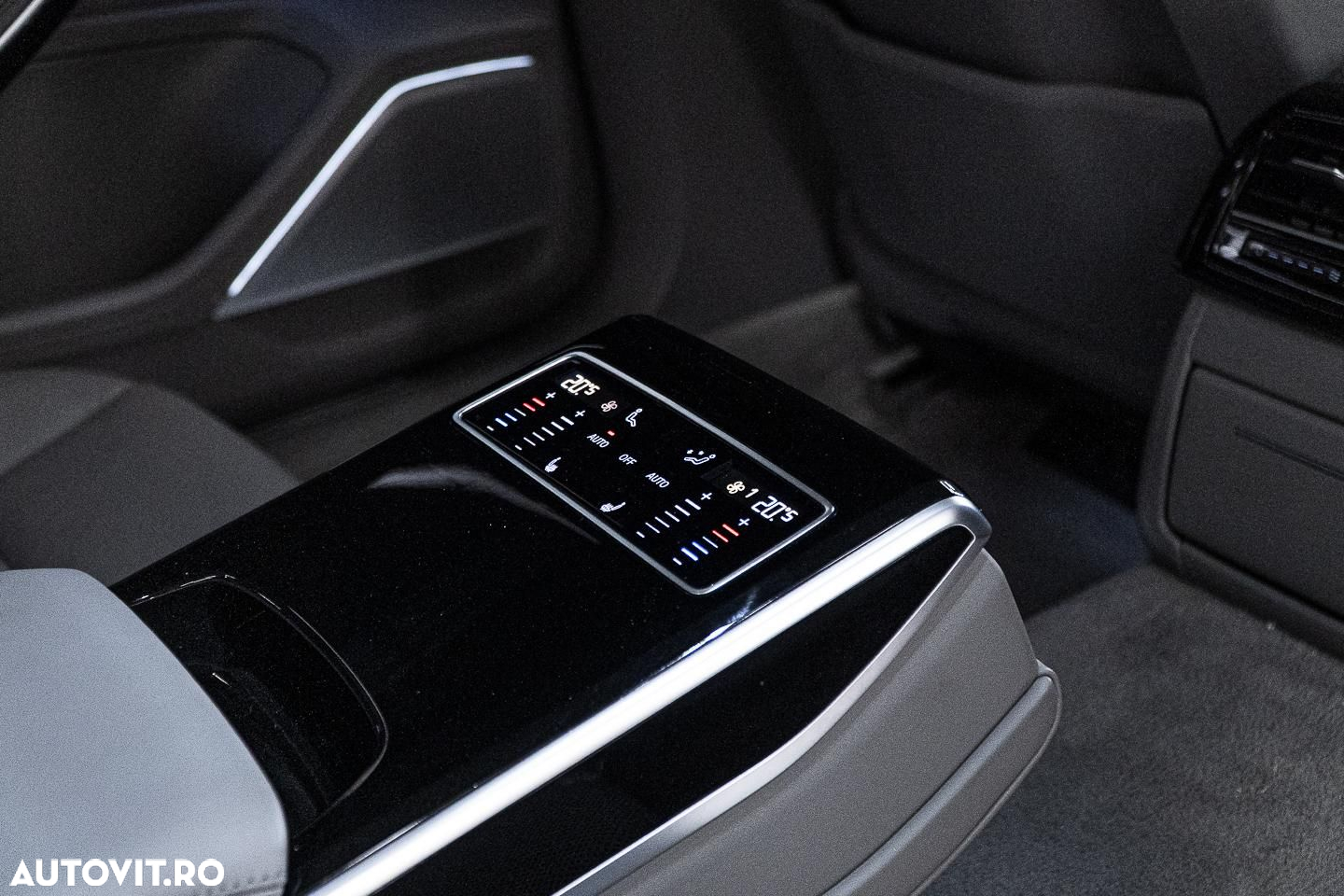 Audi A8 60 TFSI e quattro Tiptronic PHEV - 12