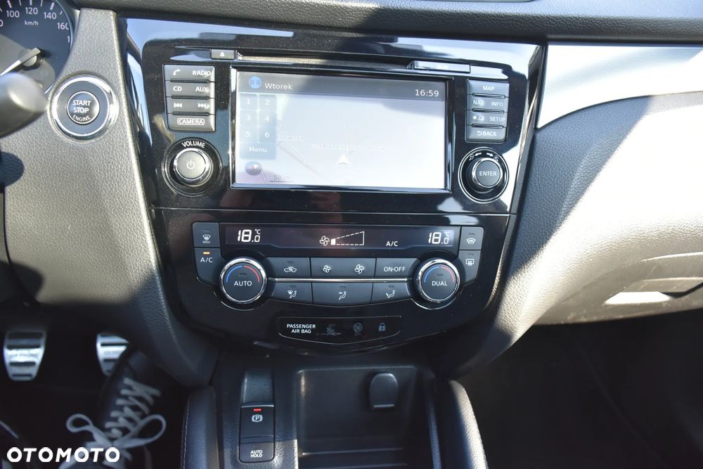 Nissan Qashqai 1.6 dCi DPF tekna - 17