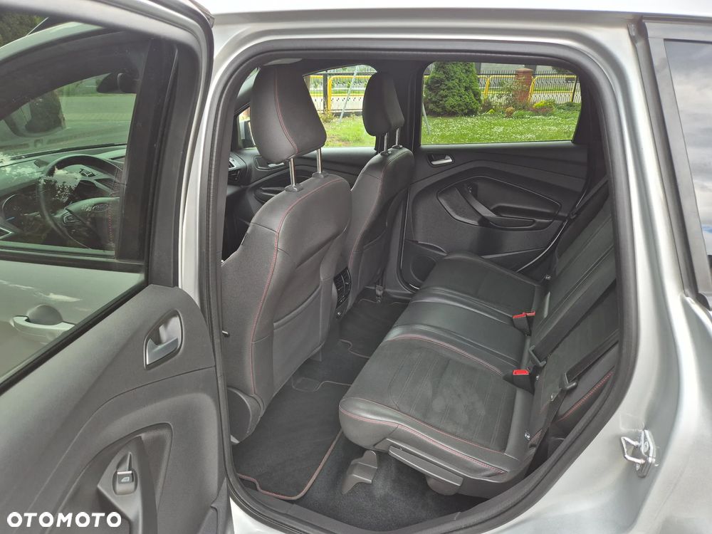 Ford Kuga 2.0 TDCi 4x4 ST-Line - 31