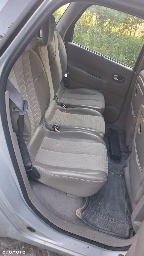 Na części Renault Scenic II silnik 1.6 16v K4M782 lakier MV632 skrzynia maska zderzak drzwi klapa szyba fotel kanapa lusterko lampa deska GWARANCJA !!! Przód Tył Zestaw Komplet Drzwi Klapa Zderzak Błotnik Maska Grill Atrapa Szyba Pas Lampa Lusterko Boczki Fotel Kanapa Kokpit Deska Rozdzielcza Przełącznik Włącznik Sterownik Przewody Wiązka Instalacja Moduł Komputer Czujnik Listwa Pompa Alternator Wtryski Głowica Rozrusznik Kompresor Sprzęgło Dwumas Silnik  Skrzynia ABS Klimatyzacji Paliwa Wspomagania Kolektor Turbina Przepustnica Zawór Chłodnica Koło Hak Belka Sanki Zawieszenie Mcpherson Półoś Amortyzator Wydech Tłumik Zacisk - 13