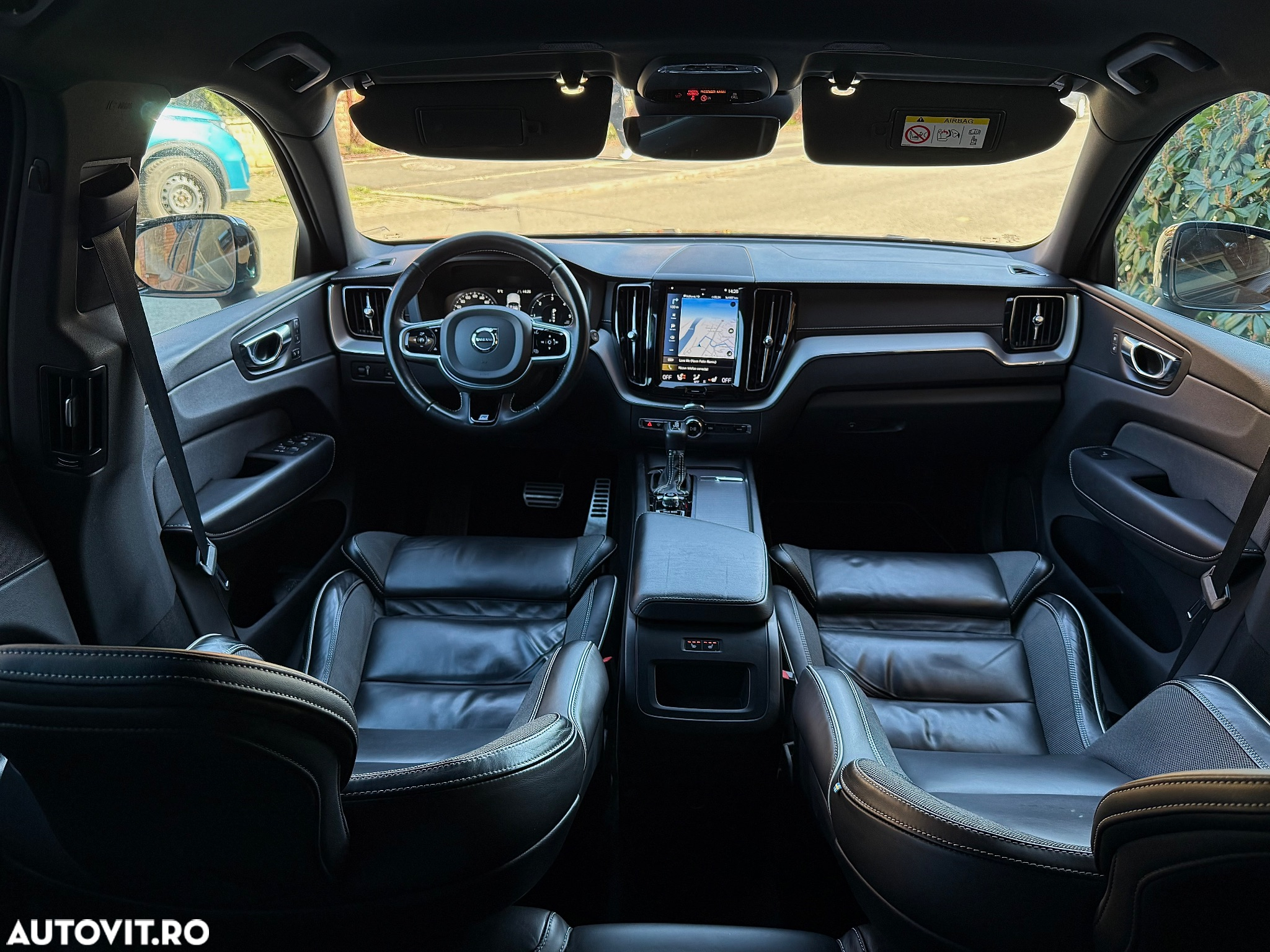 Volvo XC 60 D4 AWD R-Design - 28