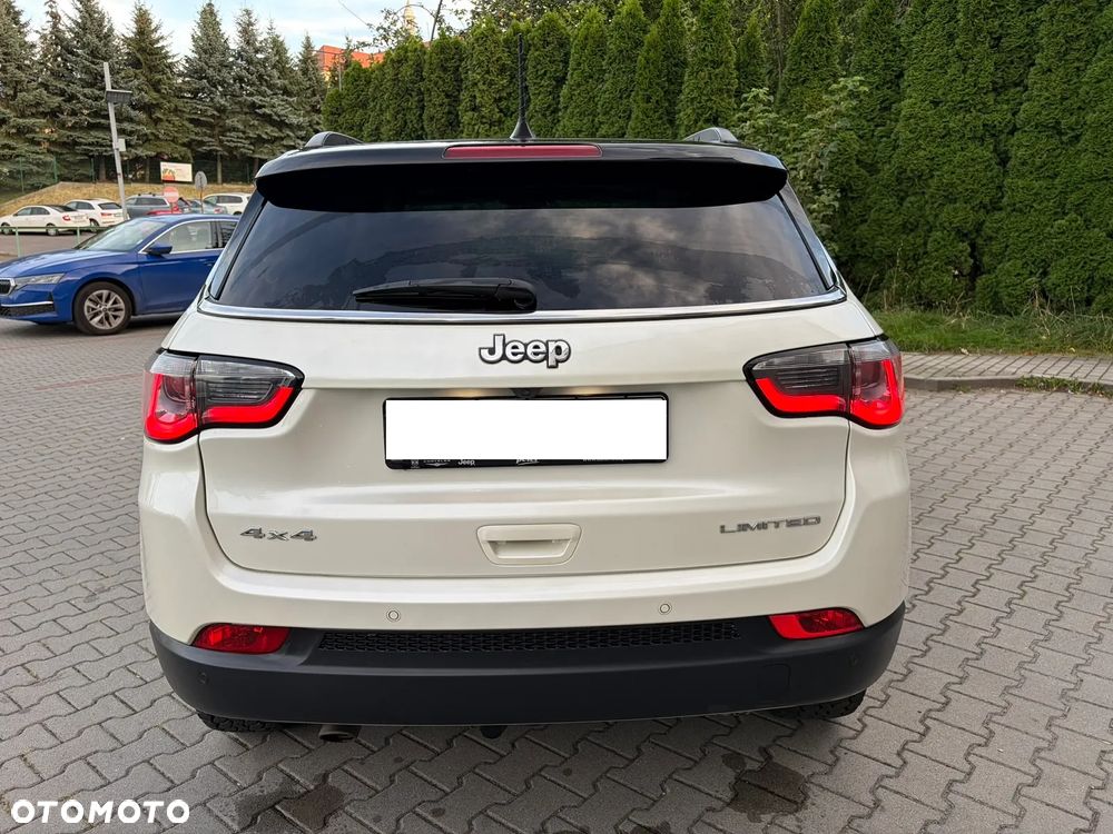 Jeep Compass - 36