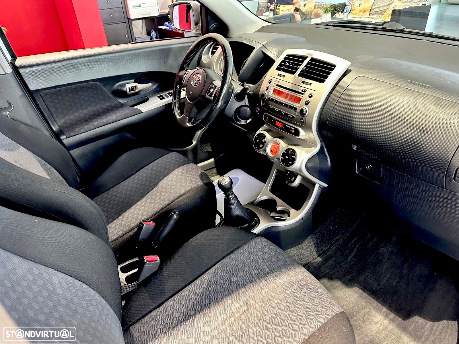 Toyota Urban Cruiser 1.33 VVT-i High Pack - 11