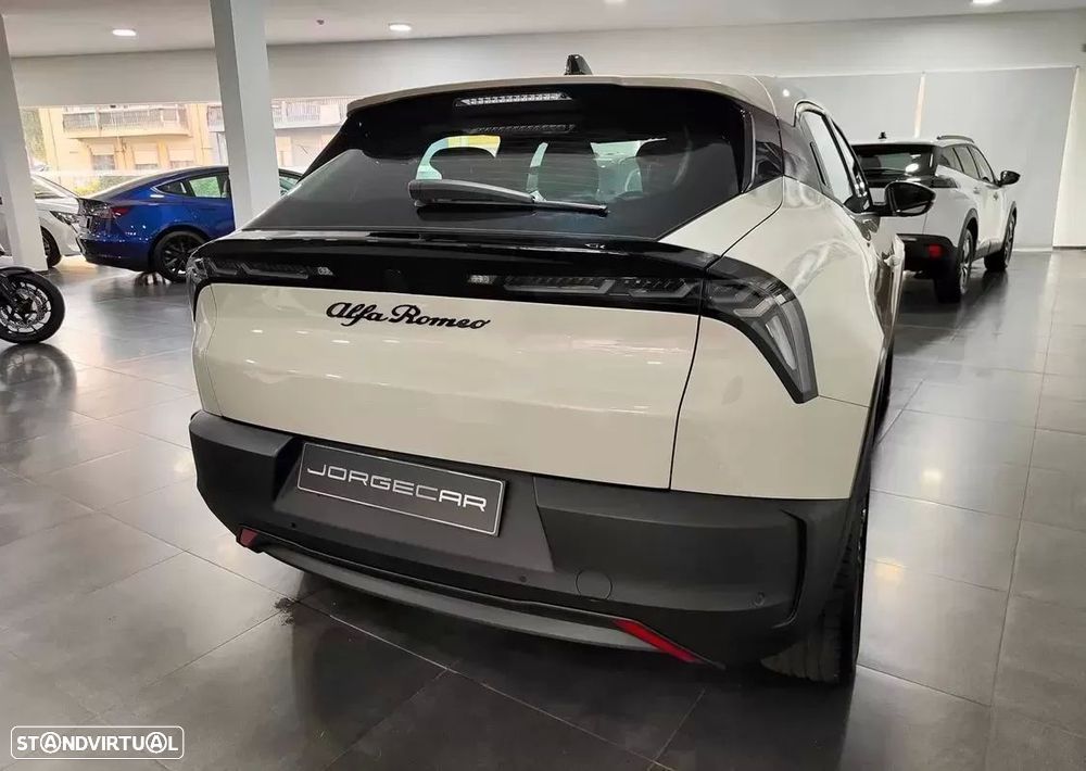 Alfa Romeo Junior Elletrica 50 kWh Launch Edition - 22