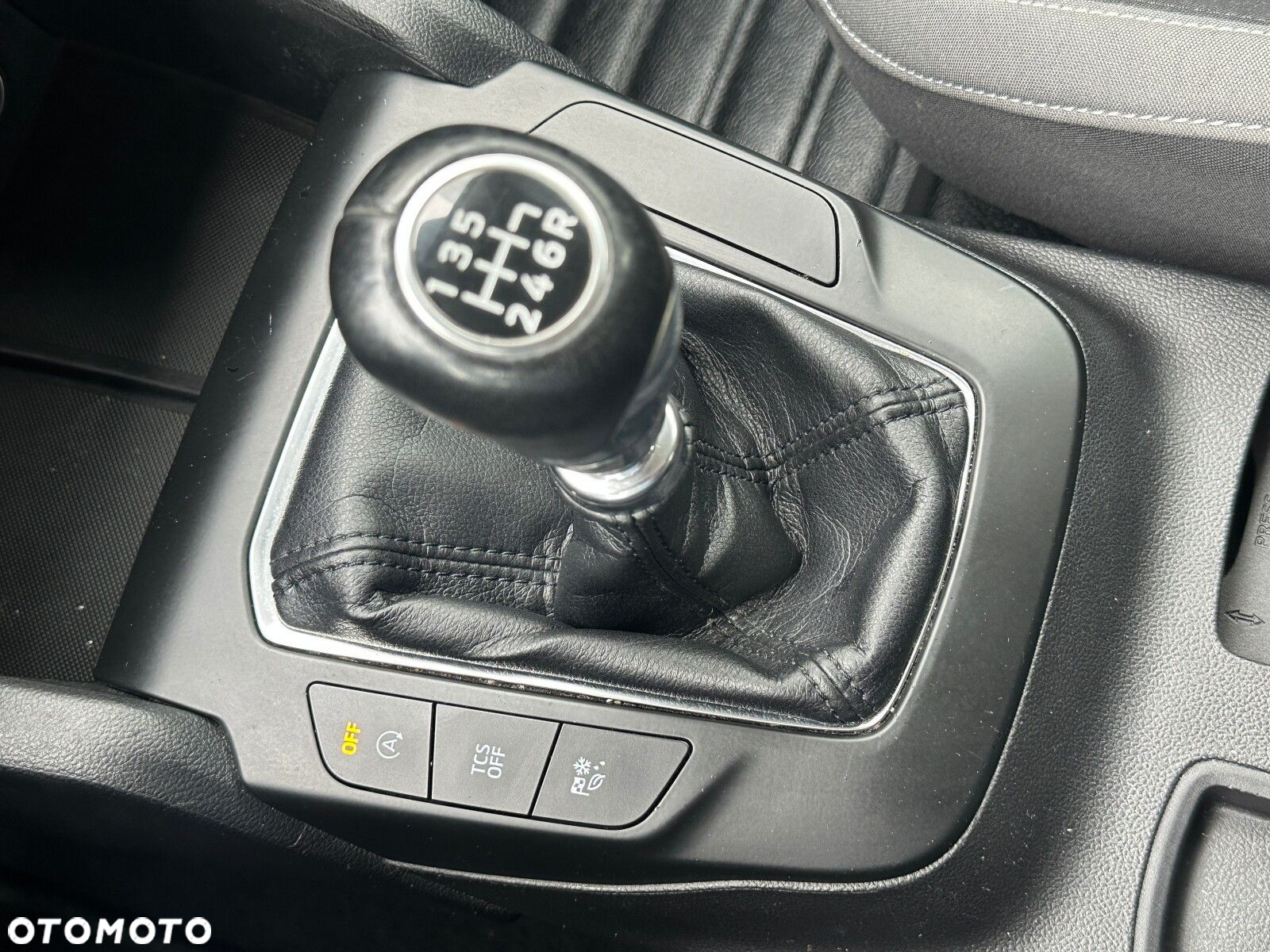 Ford Focus 1.0 EcoBoost Connected - 24