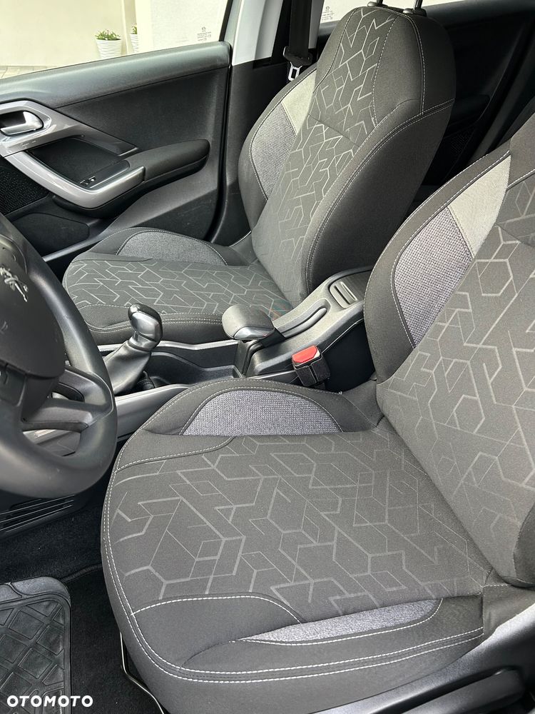 Peugeot 2008 - 13
