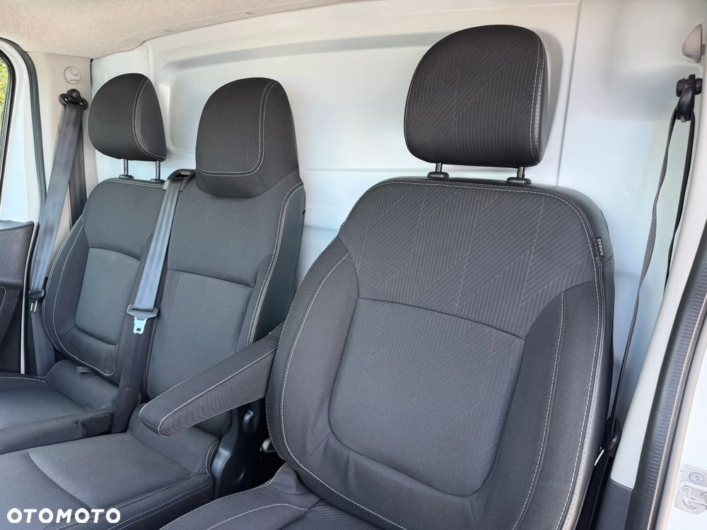 Renault Trafic - 12