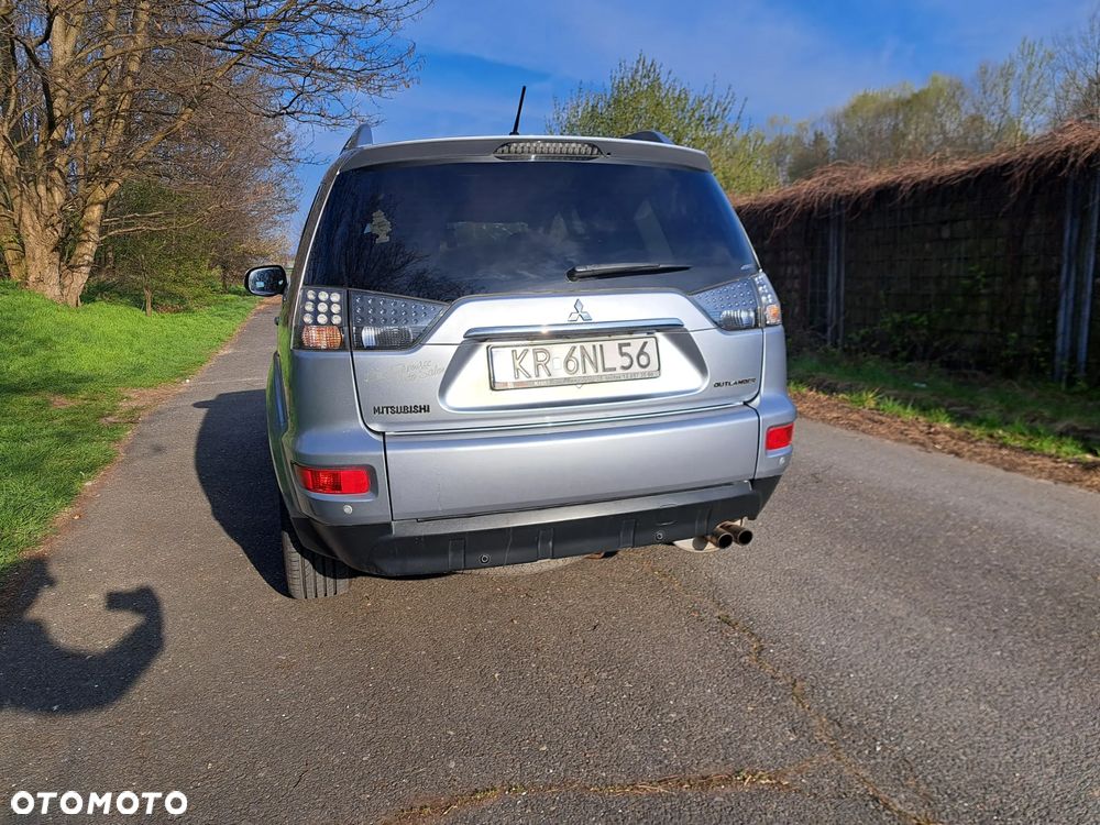 Mitsubishi Outlander 2.0 DID Intense + - 7