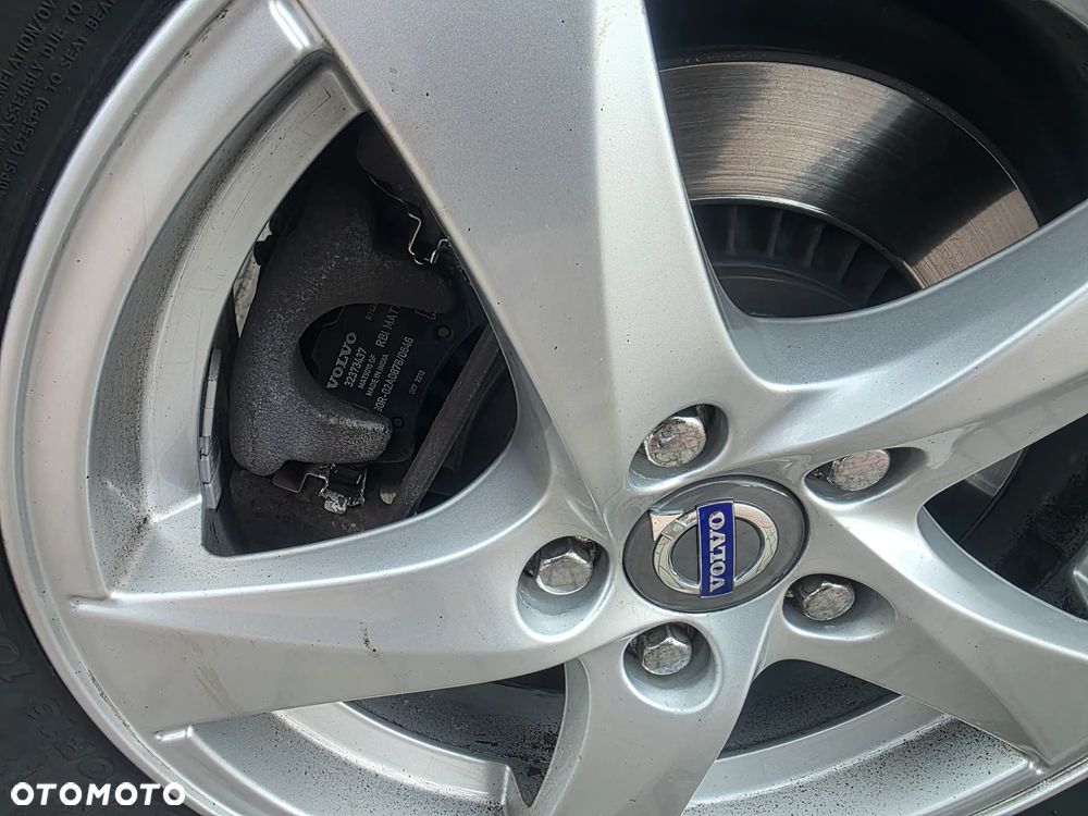 Volvo XC 70 3.2 AWD Momentum - 17