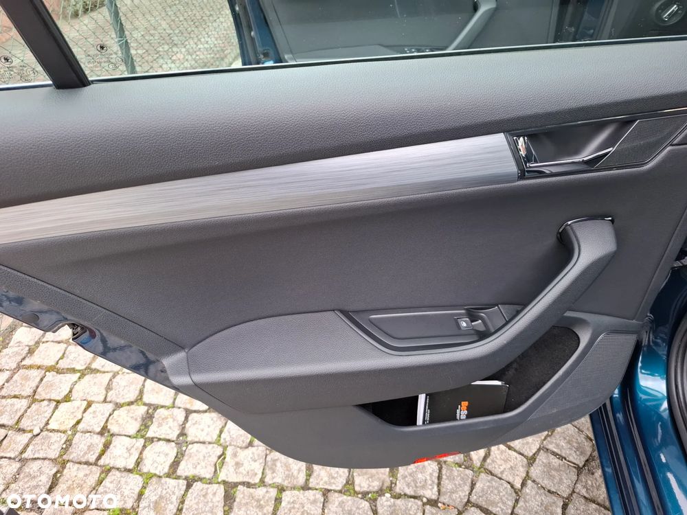 Skoda Superb 2.0 TDI SCR Ambition DSG - 37