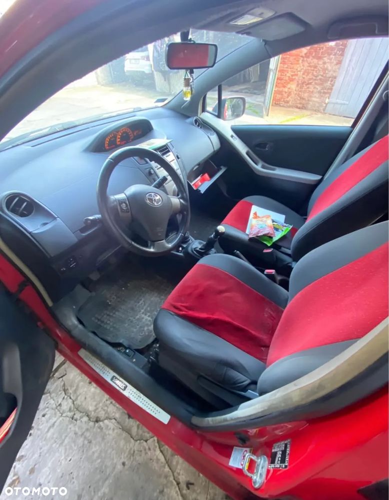 Toyota Yaris - 1