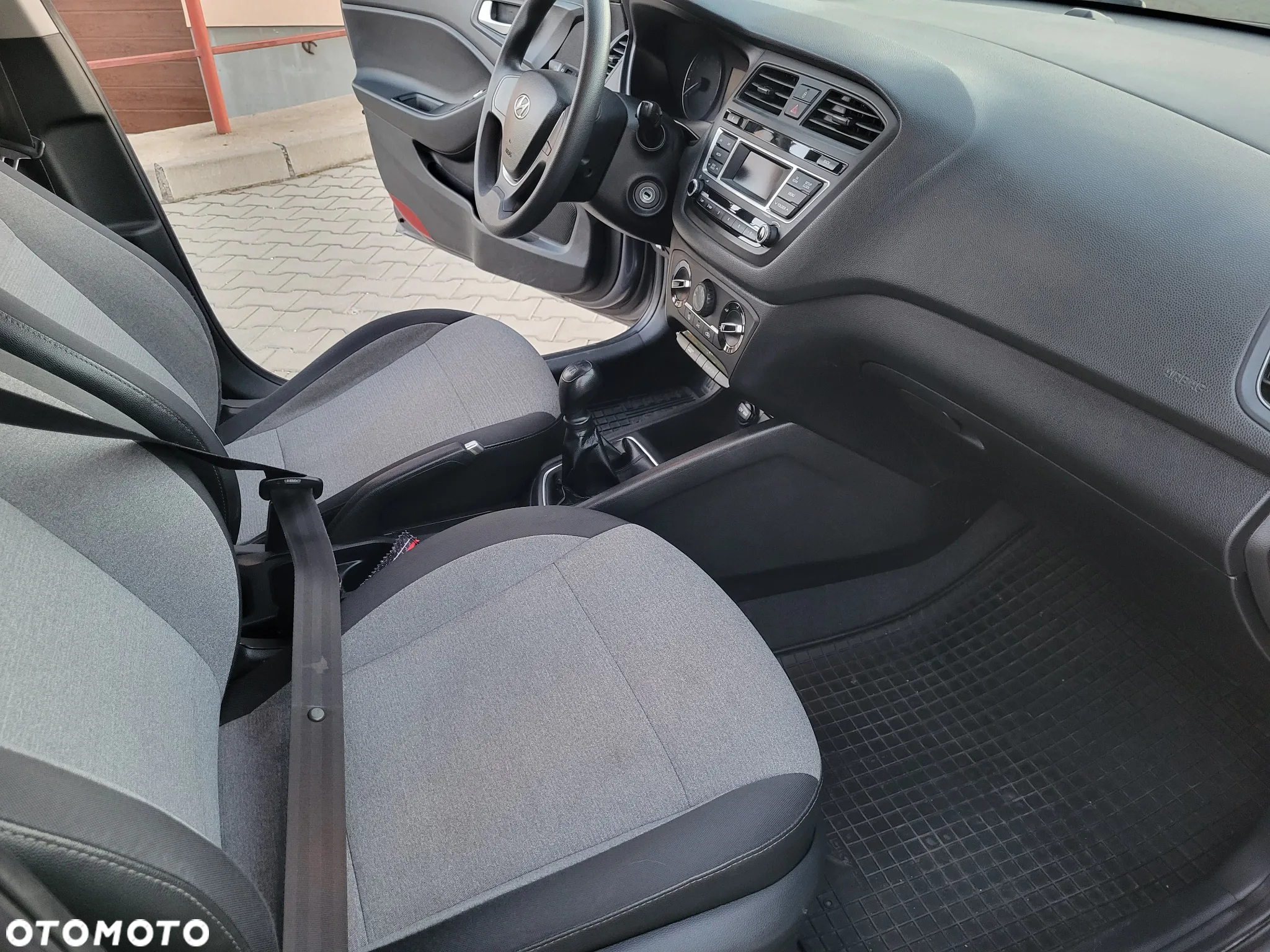 Hyundai i20 1.2 BlueDrive Elegant - 8