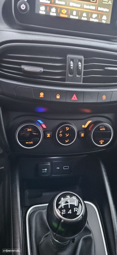 Fiat Tipo Station Wagon 1.3 M-Jet Lounge - 10