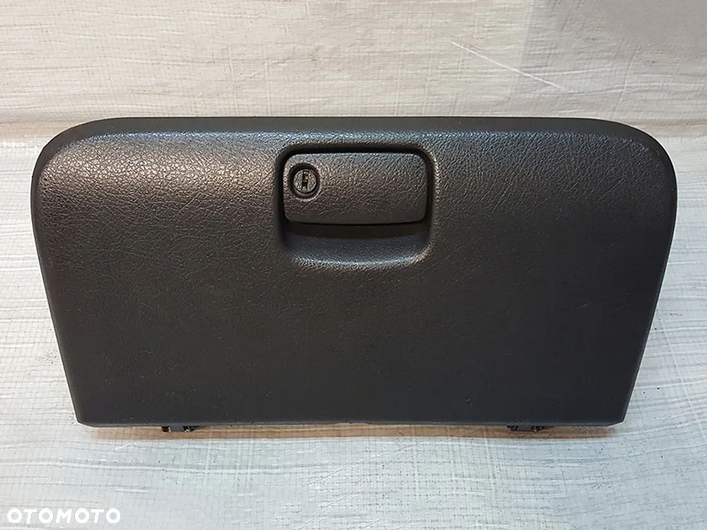 Schowek (klapka schowka) do Suzuki Vitara I