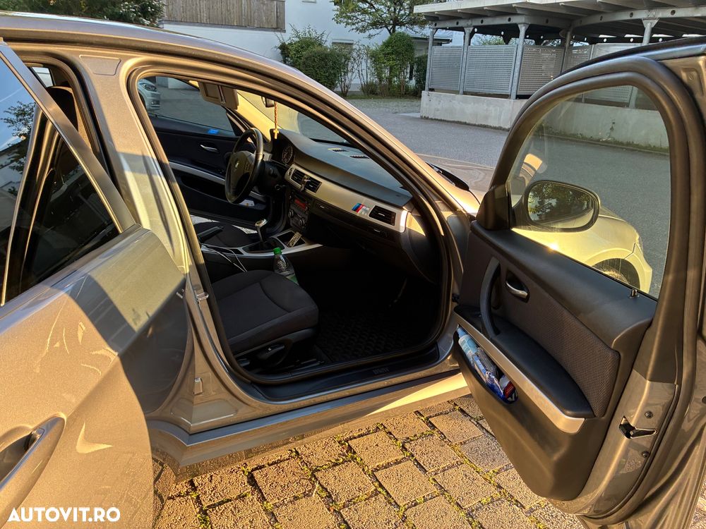 BMW Seria 3 316d - 29