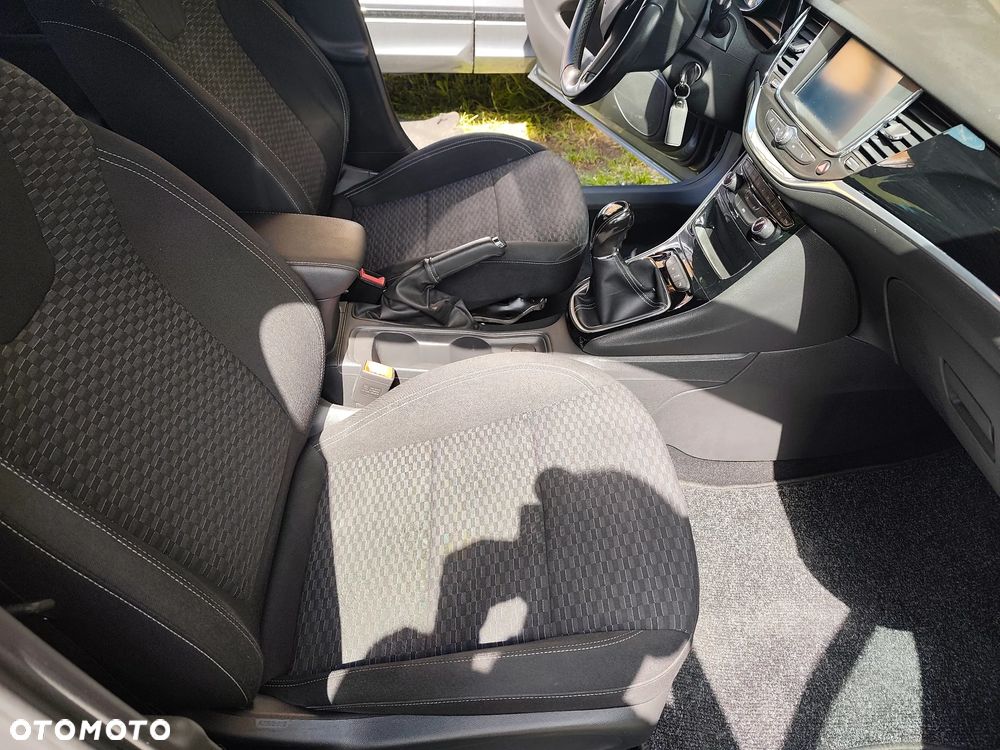 Opel Astra 1.6 CDTI Sport - 2