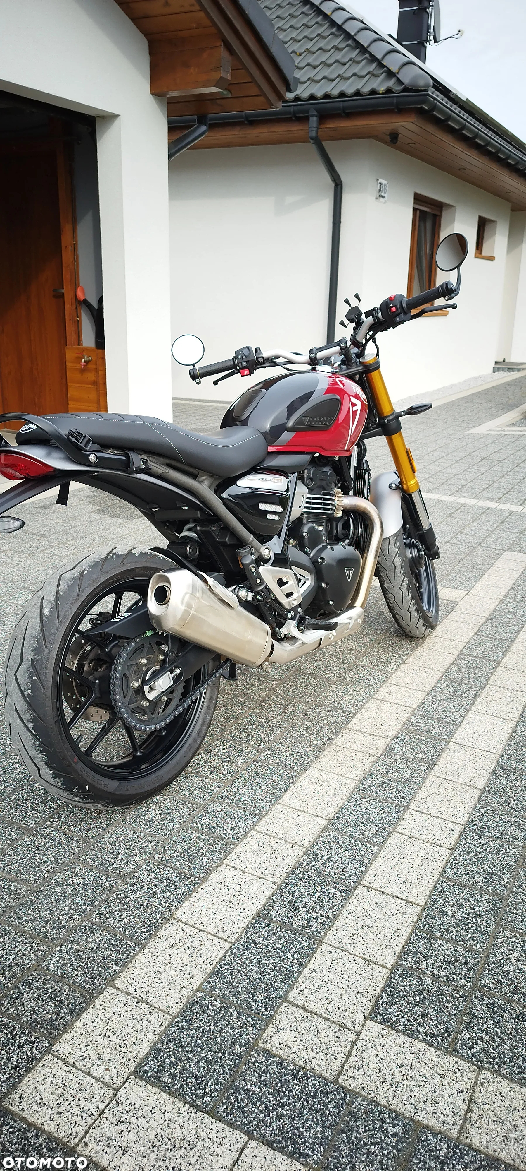 Triumph Inny - 9