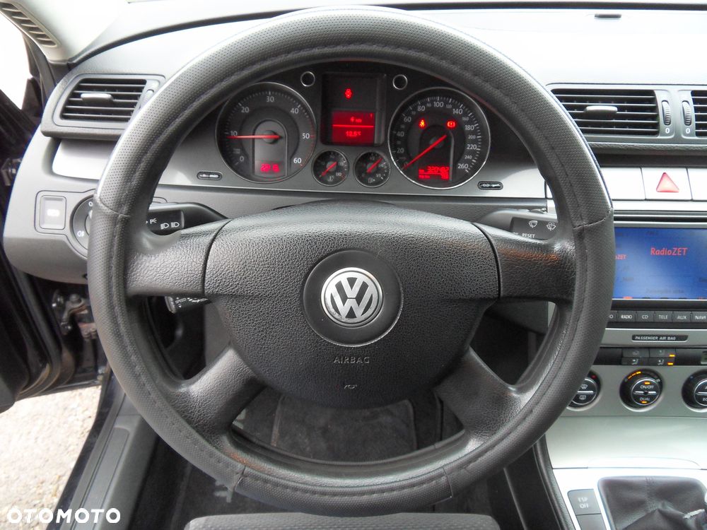 Volkswagen Passat 2.0 Blue TDI SCR Highline - 16