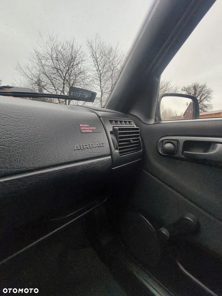 Volkswagen Passat 1.9 TD CL - 9