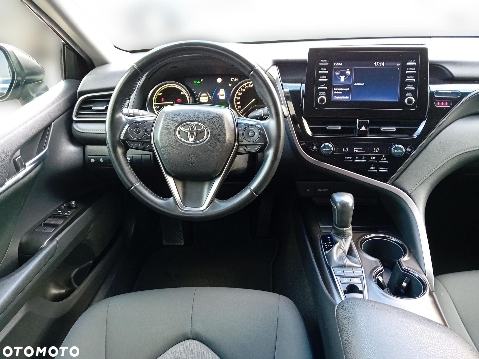 Toyota Camry - 10
