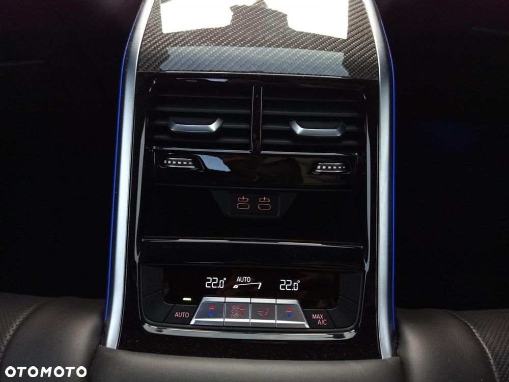 BMW Seria 8 - 22