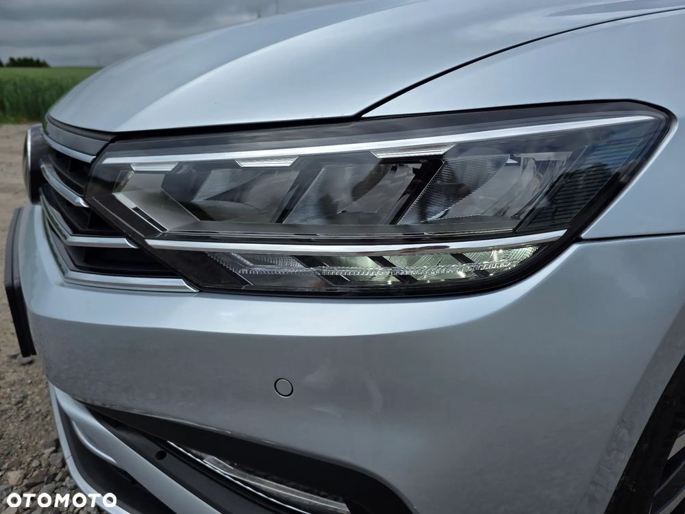 Volkswagen Passat 2.0 TDI SCR DSG 4Motion Business - 23