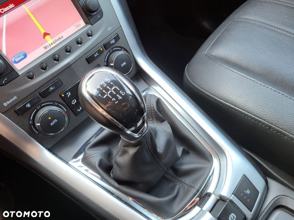 Opel Antara - 12