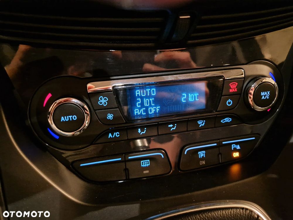 Ford Kuga - 17