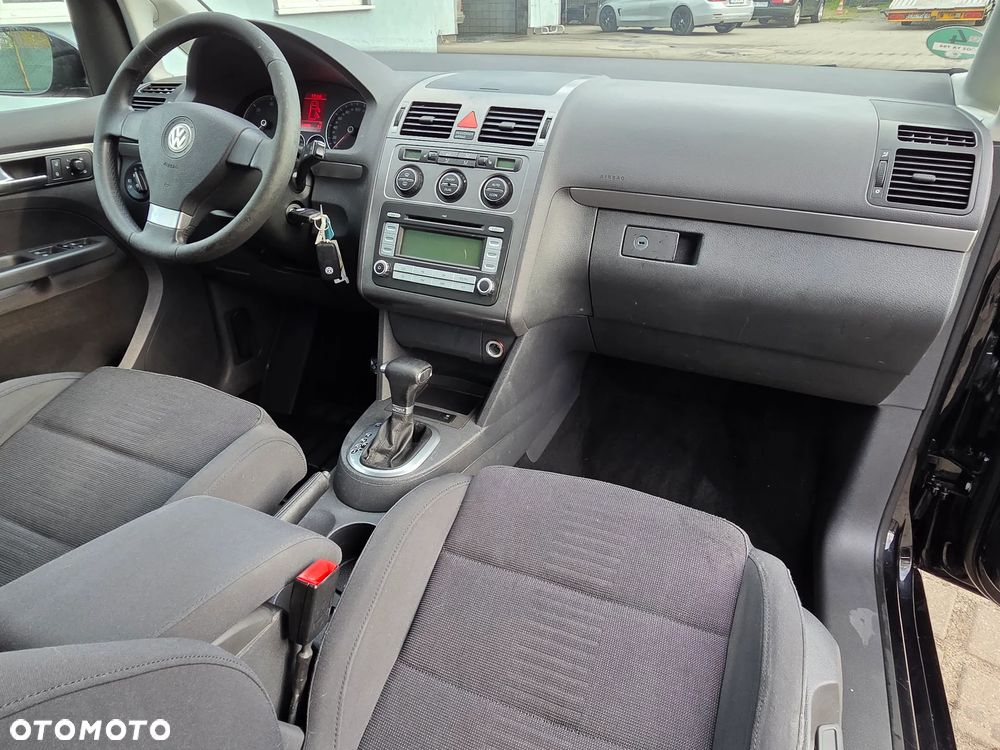 Volkswagen Touran 2.0 TDI DPF DSG Highline - 17