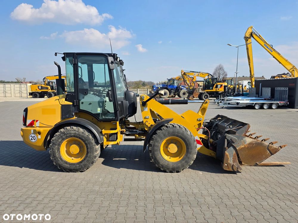 Caterpillar 908H2, 2014 ROK, 5700 MTH, ŁYŻKA OTWIERANA + WIDŁY - 6