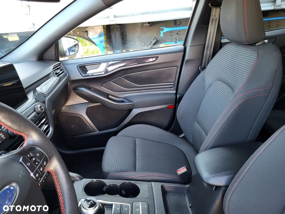 Ford Focus 1.5 EcoBoost STart-Stopp-System ST-LINE X - 23
