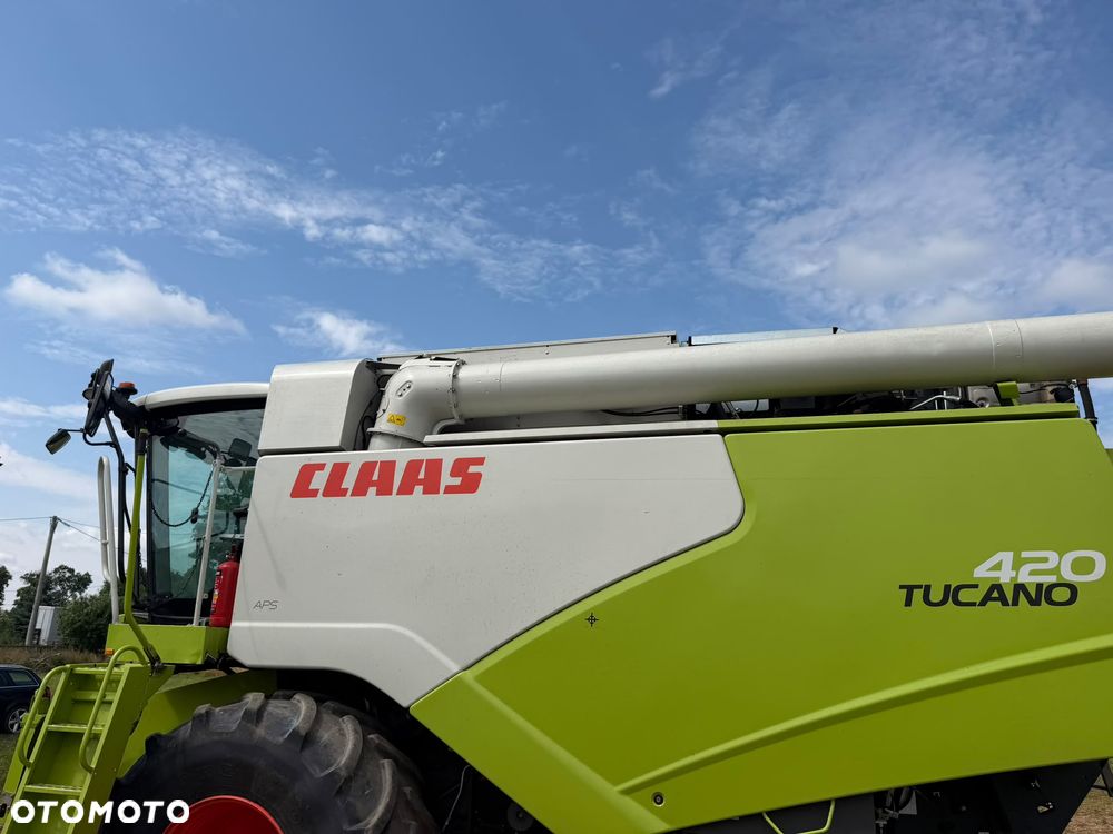 Claas Tucano 420, heder CLAAS VARIO 560, przystawka do kukurydzy CLAAS CORIO 675FC - 10