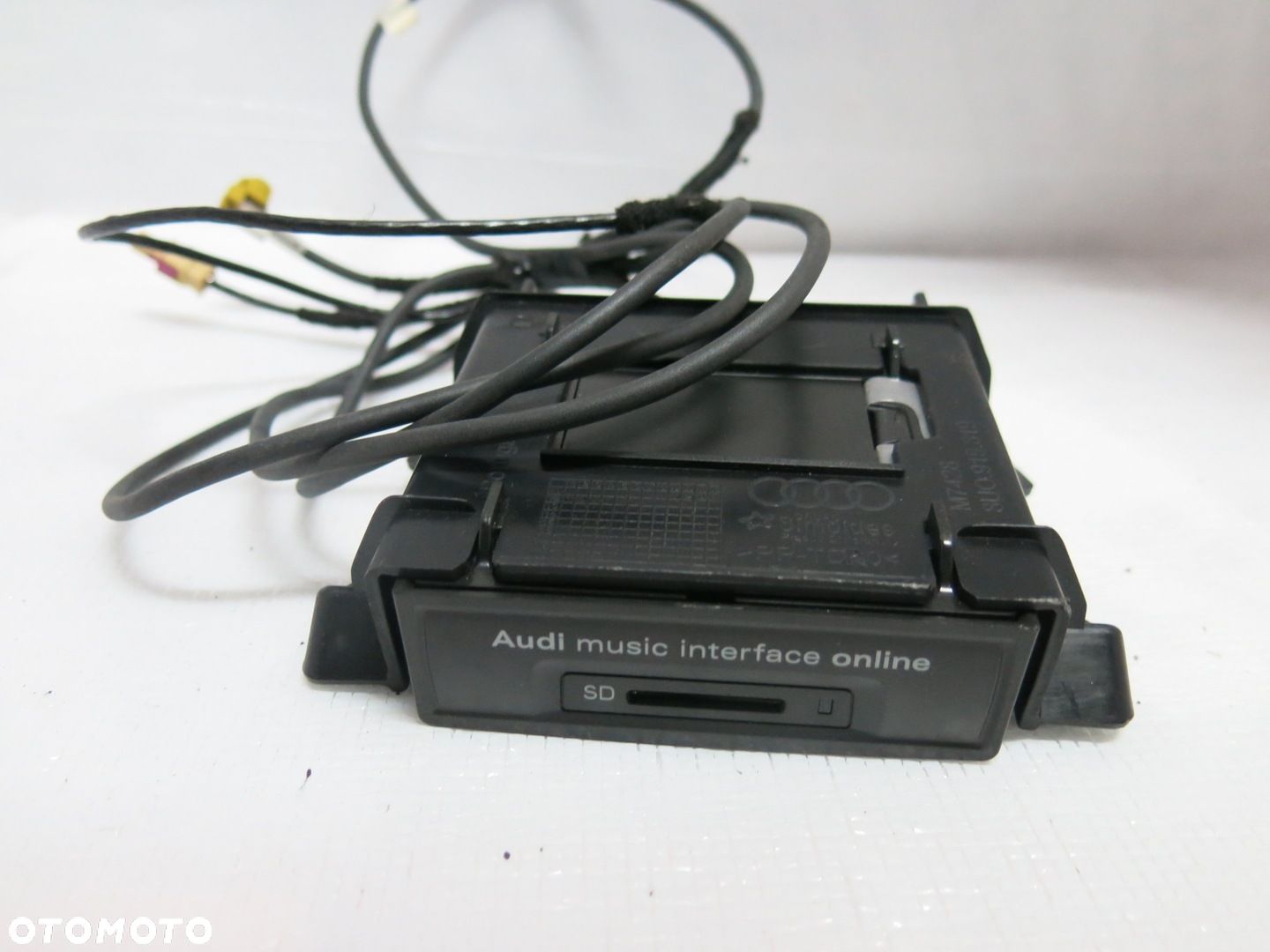 AUDI Q3 MUSIC INTERFACE ONLINE KABEL GNIAZDO CZYTNIK KART SD 8X0035751 - 1