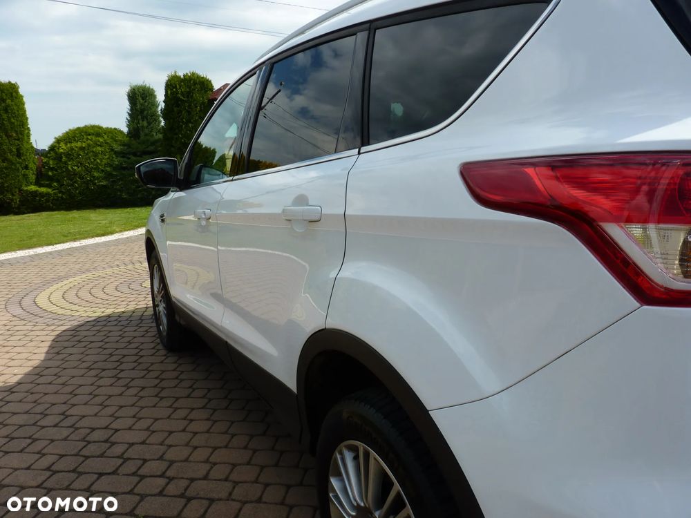 Ford Kuga 2.0 TDCi 2x4 Titanium - 11