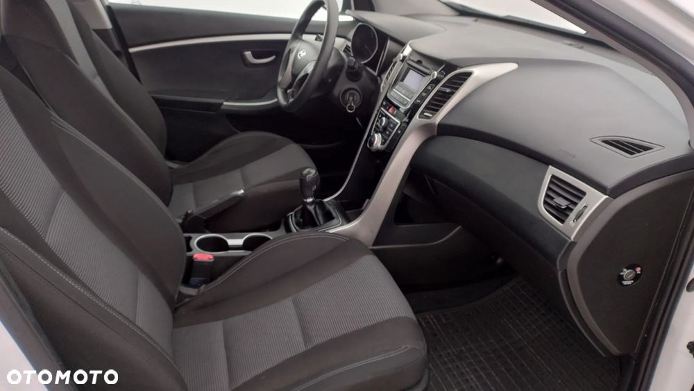 Hyundai i30 1.4 Comfort - 13