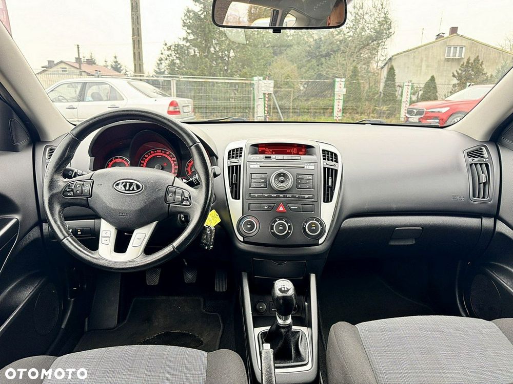 Kia Ceed - 15