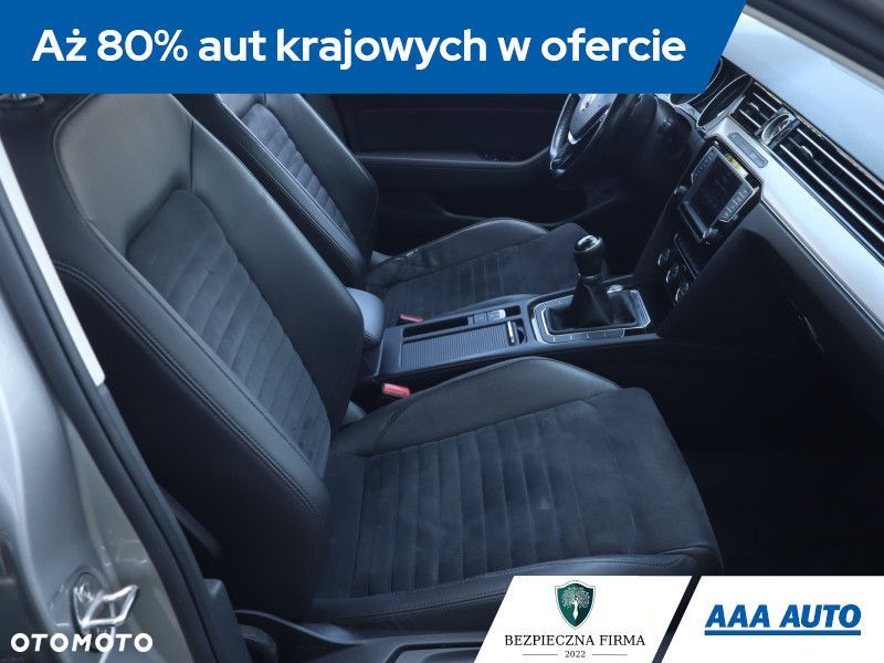 Volkswagen Passat Variant - 11