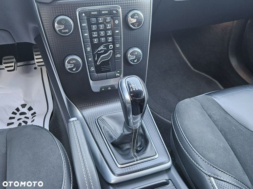 Volvo V40 T4 RDesign - 16