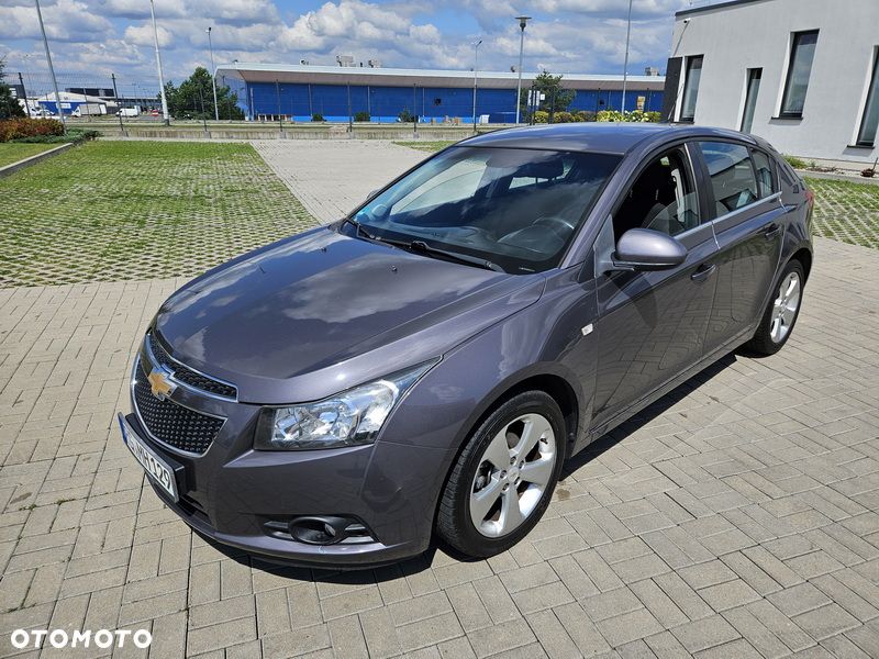 Chevrolet Cruze 1.8 LT - 8