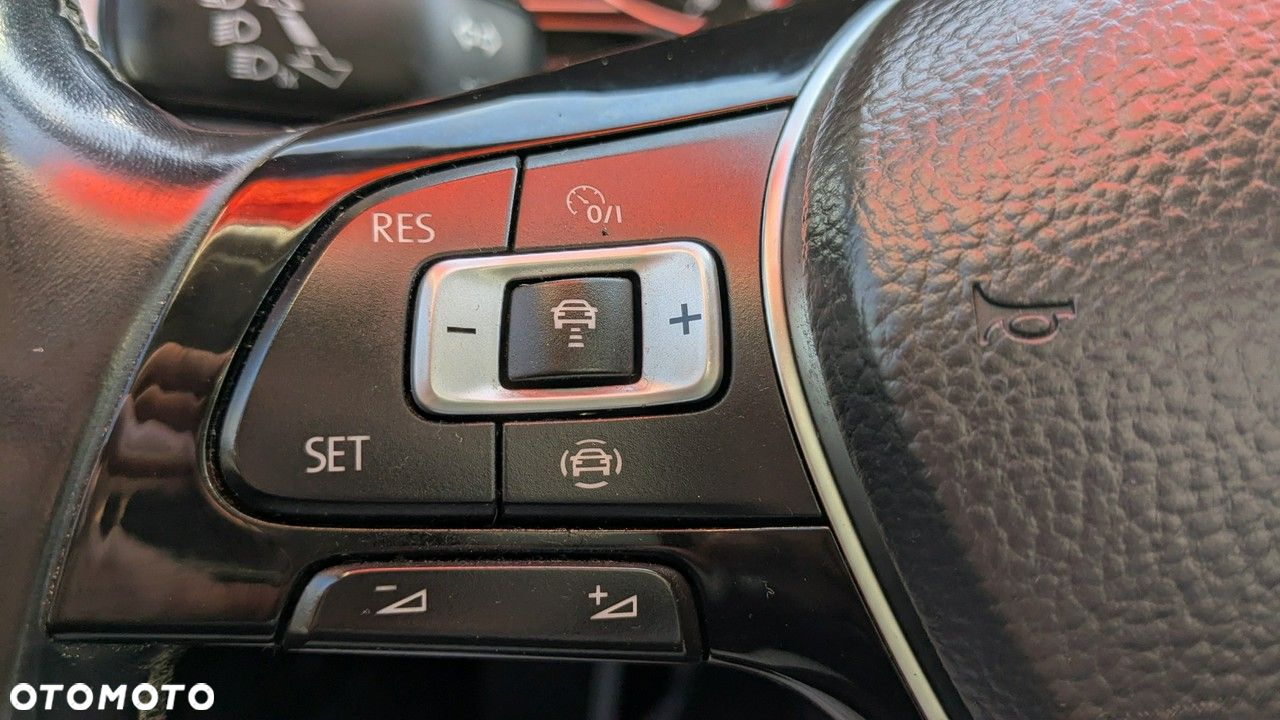 Volkswagen Passat - 29