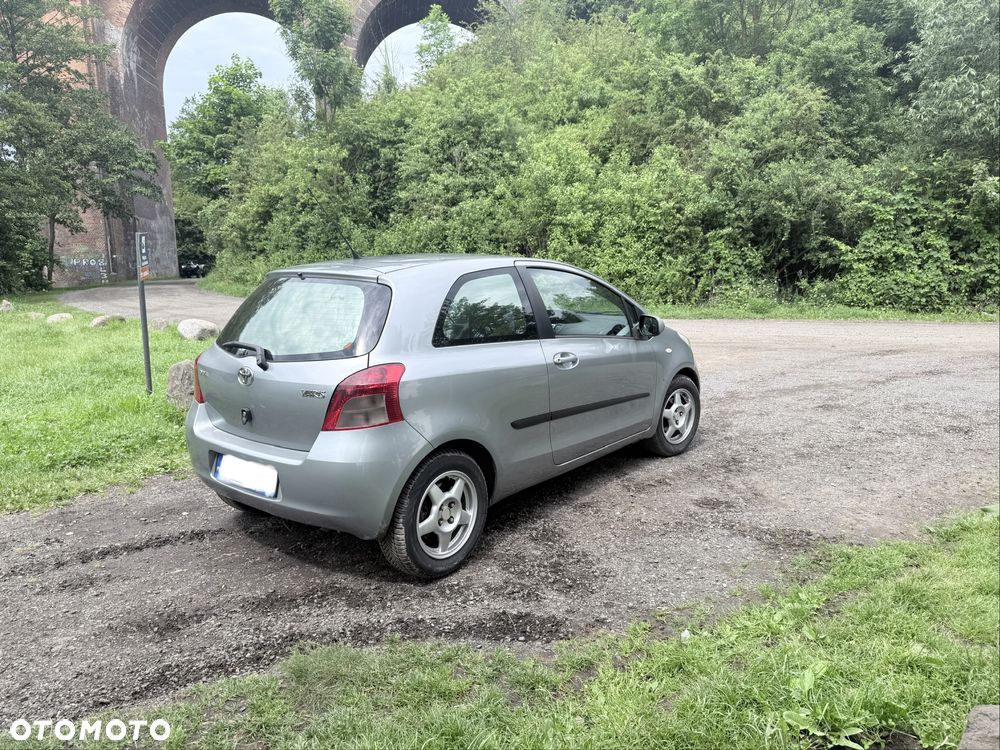 Toyota Yaris - 3