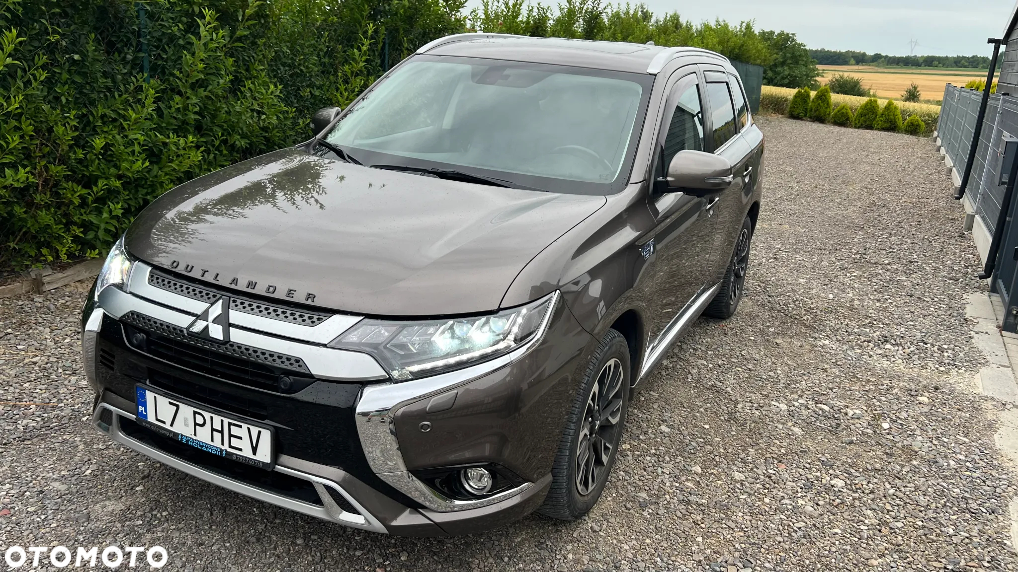Mitsubishi Outlander - 11