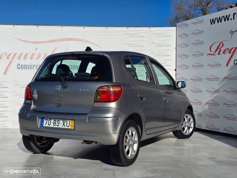 Toyota Yaris 1.0 Sol MMT AC - 8